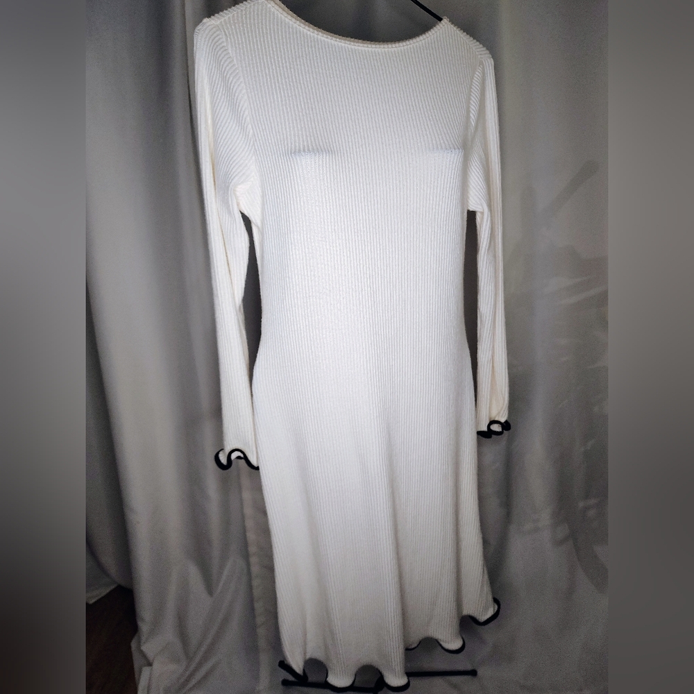 Elegant Off- White Ribbed Dress Black Trim